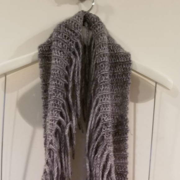 Infinity Scarf Fringe Grey - Picture 3 of 4
